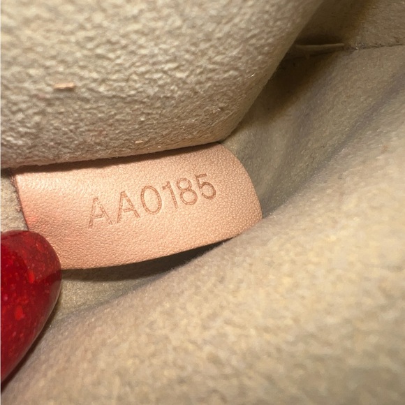 Louis Vuitton Pochette Milla MM Monogrammed Wallet - Picture 10 of 10